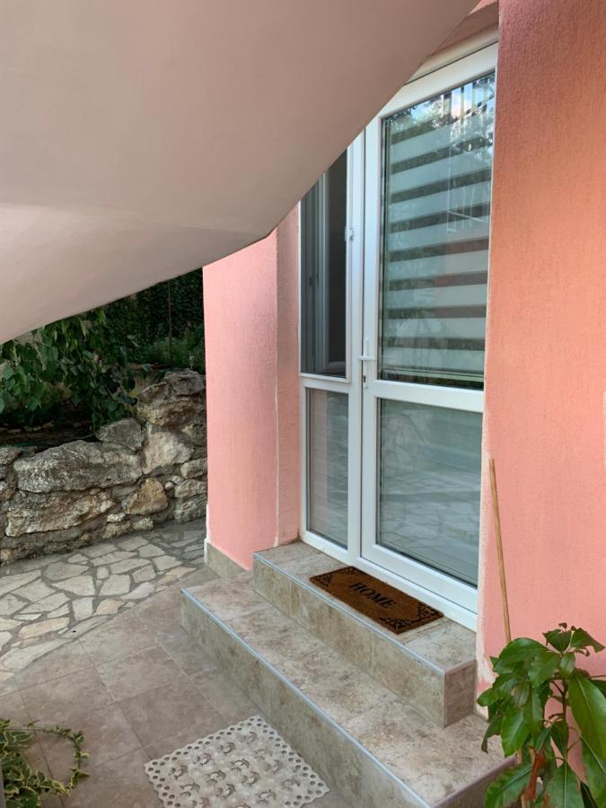 Sunray Guest House, Private Rooms & Apartment With Lovely Sea View 瓦爾納 外观 照片
