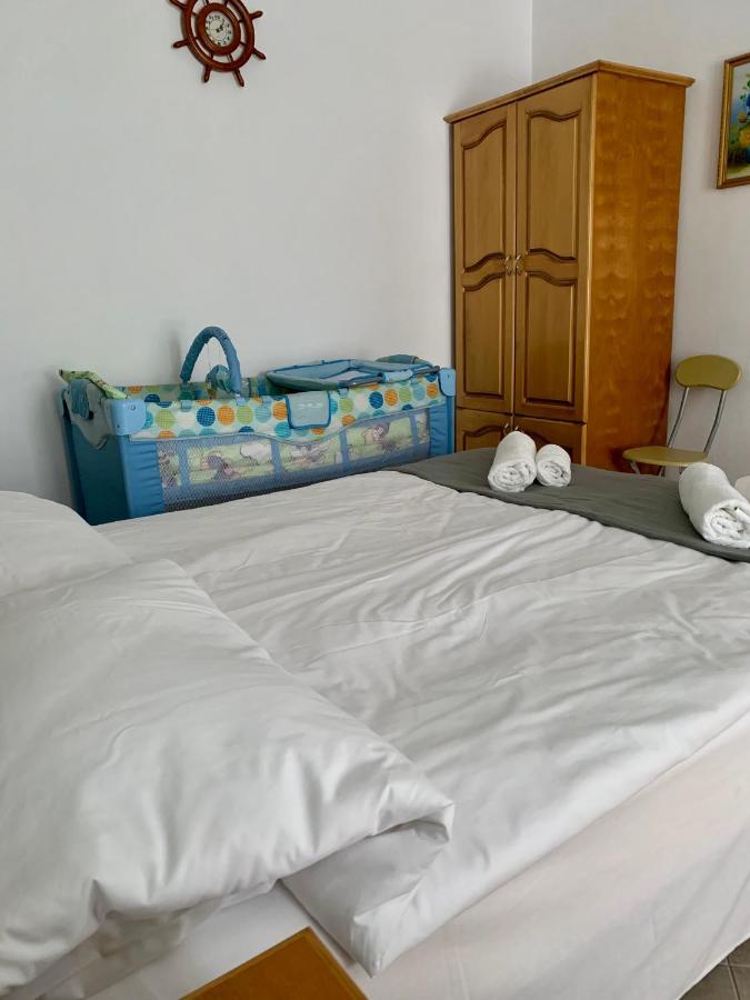Sunray Guest House, Private Rooms & Apartment With Lovely Sea View 瓦爾納 外观 照片