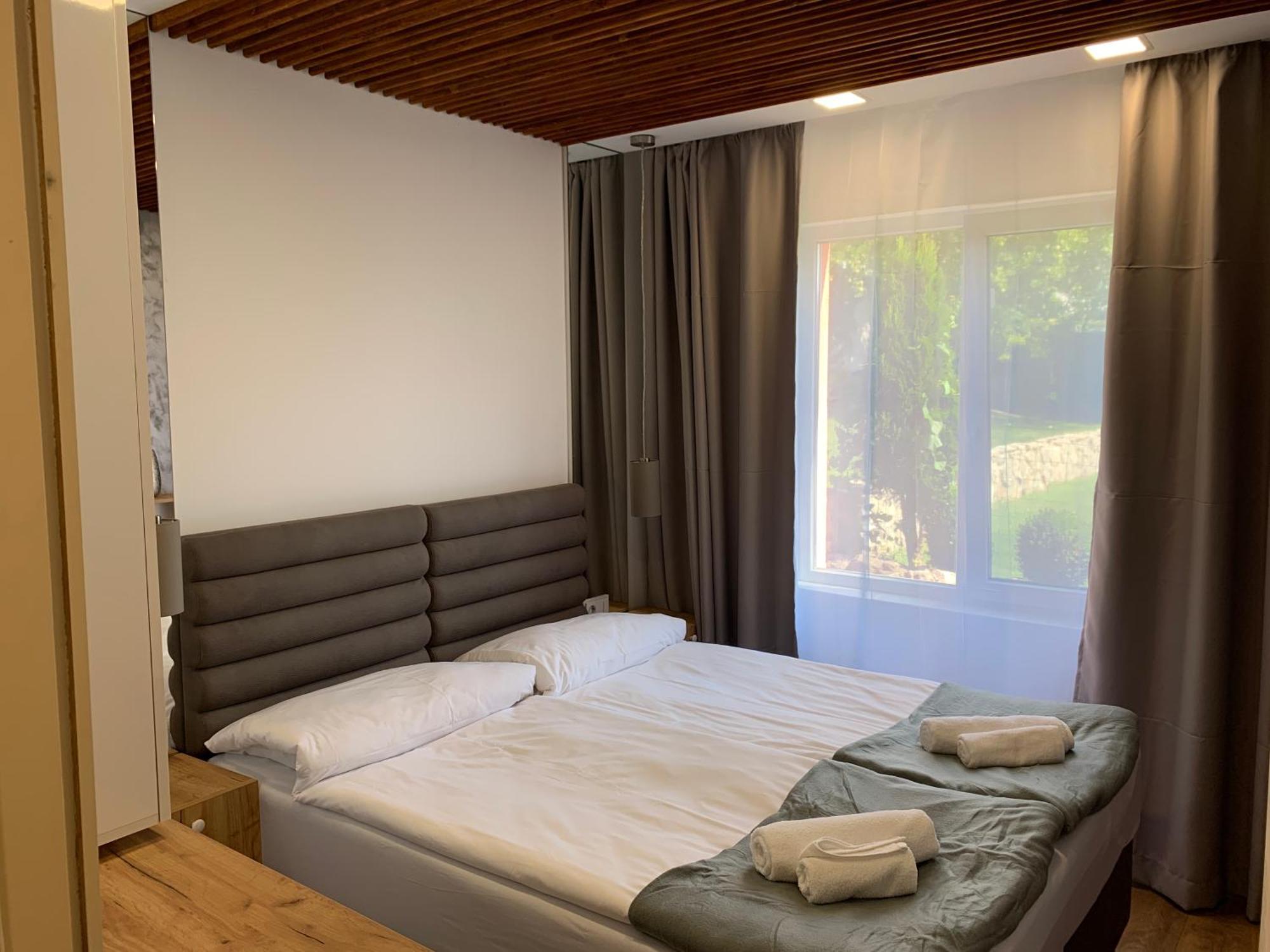 Sunray Guest House, Private Rooms & Apartment With Lovely Sea View 瓦爾納 外观 照片